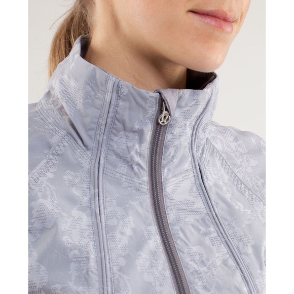 Lululemon Run: Travel to Track Jacket Fossil Grey Zip Up 4 - Picture 3 of 8